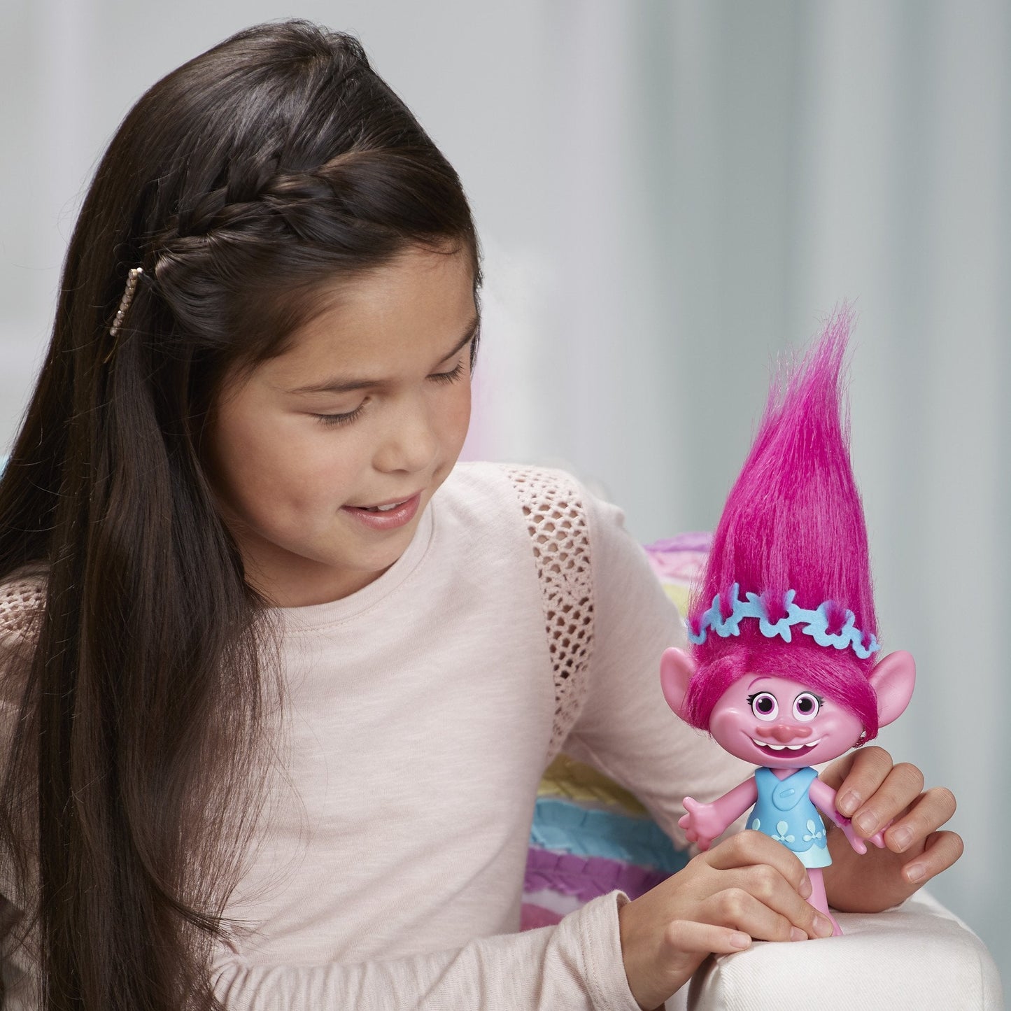 DreamWorks Trolls Poppy Hug Time Harmony Figure — Musical Singing Doll
