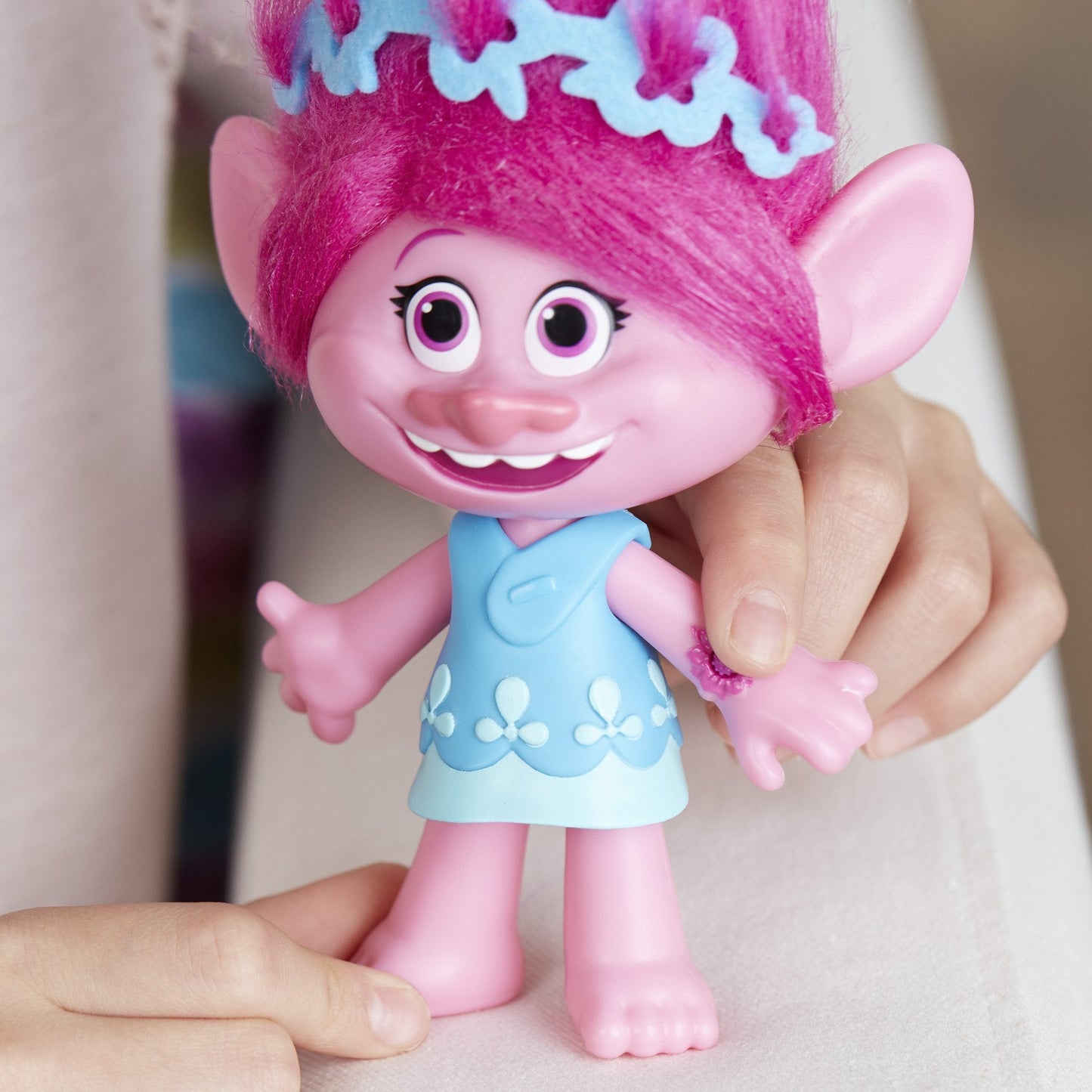 DreamWorks Trolls Poppy Hug Time Harmony Figure — Musical Singing Doll