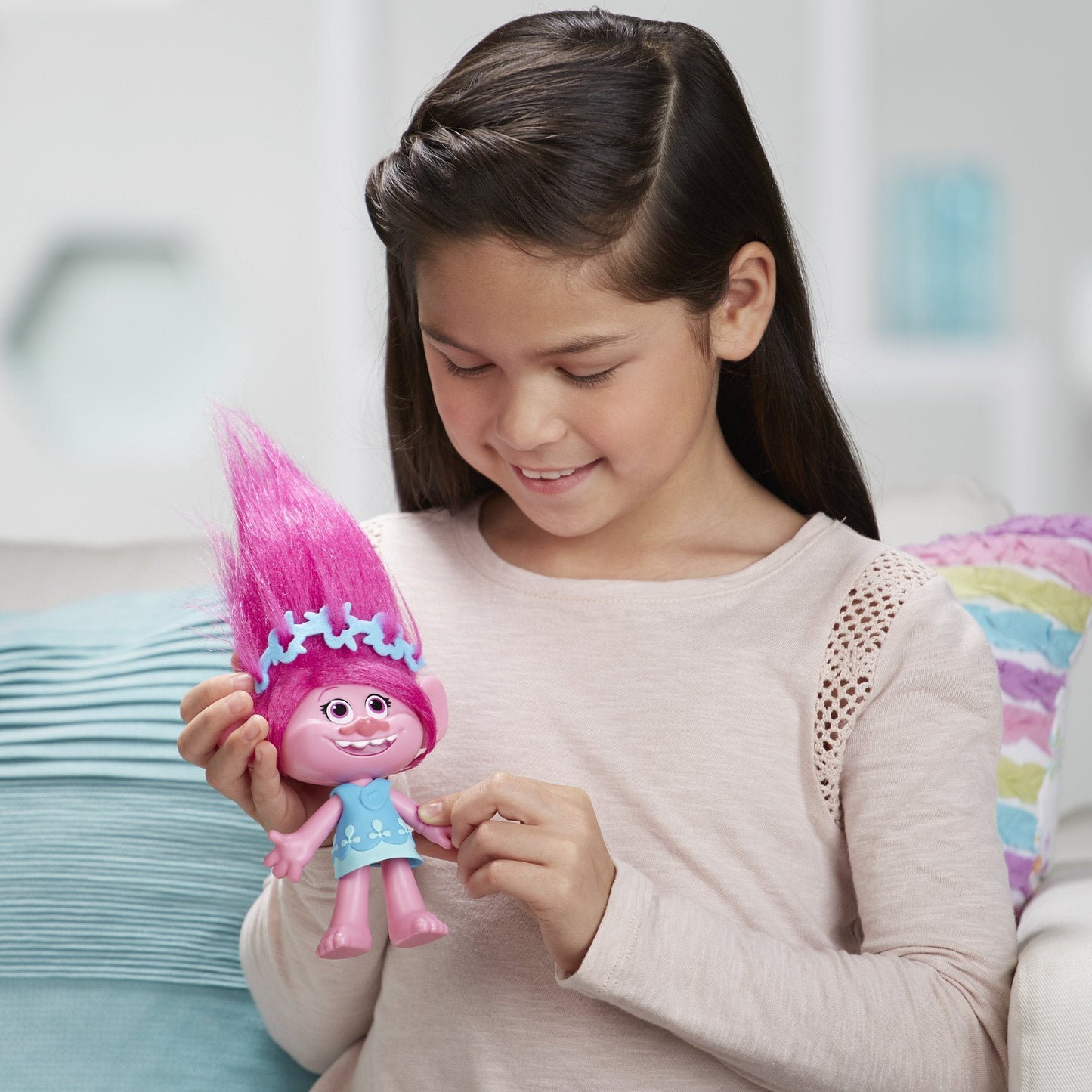 DreamWorks Trolls Poppy Hug Time Harmony Figure — Musical Singing Doll