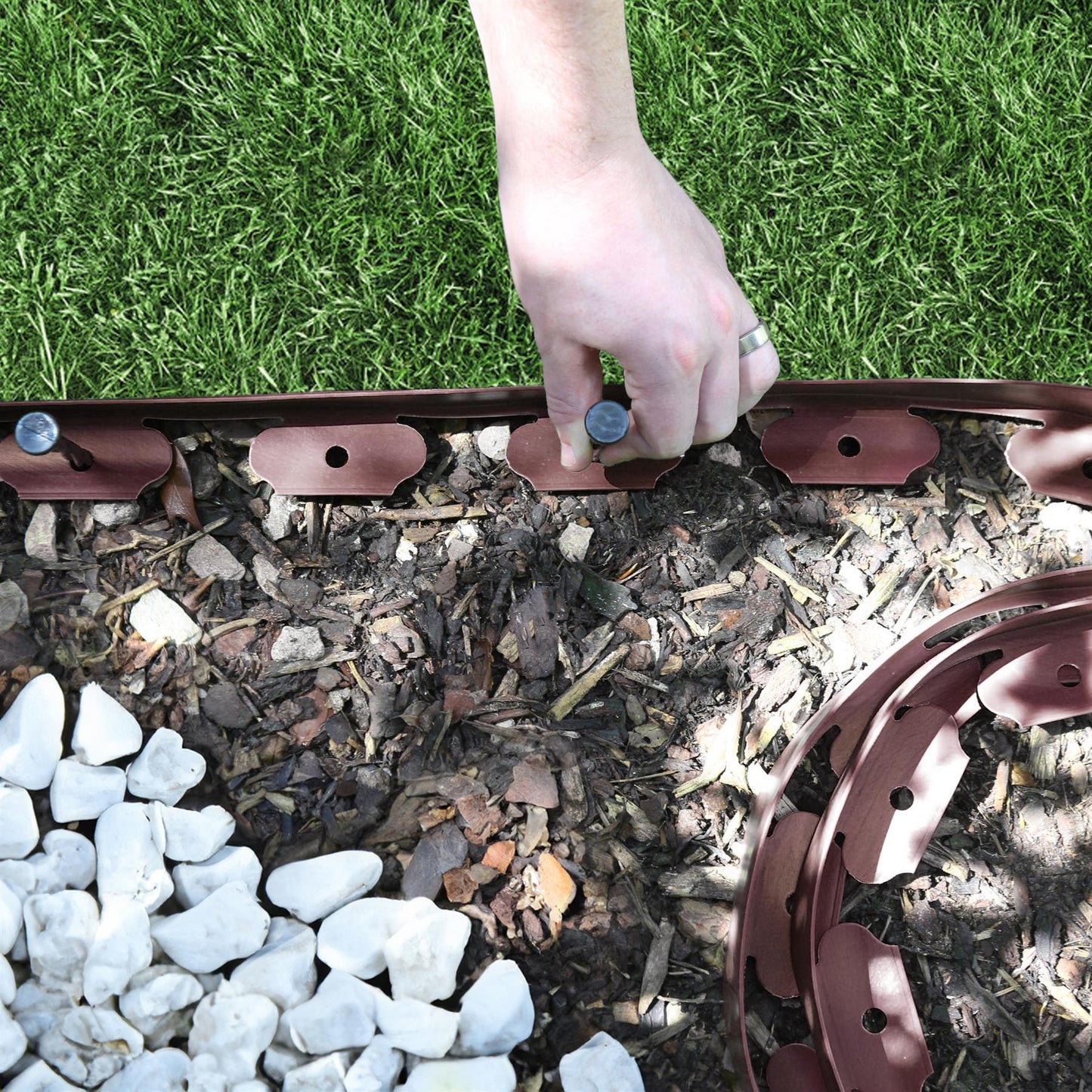 Flexible Plastic Lawn & Path Edging