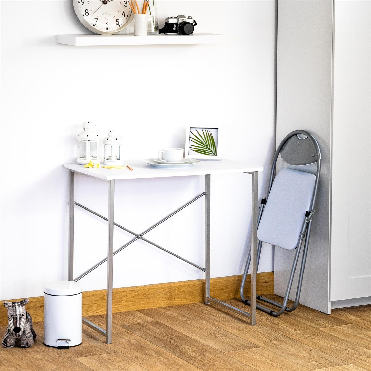 White Curved Padded Folding Chair - Pack of Six