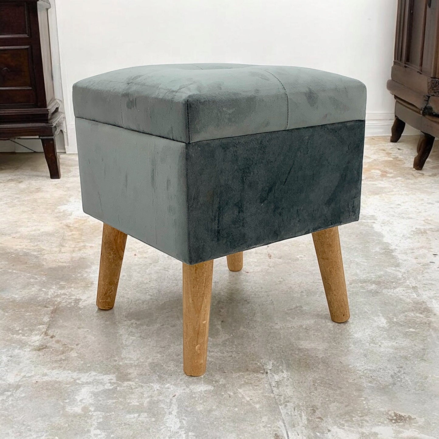 AcaciaHome Stylish & Durable Living Velvet Ottoman Footstool with Lift-Up Storage, Square Design, Traditional Pattern, Comfortable Medium Firmness for Living Room, Office or Lounge (Grey, Square)