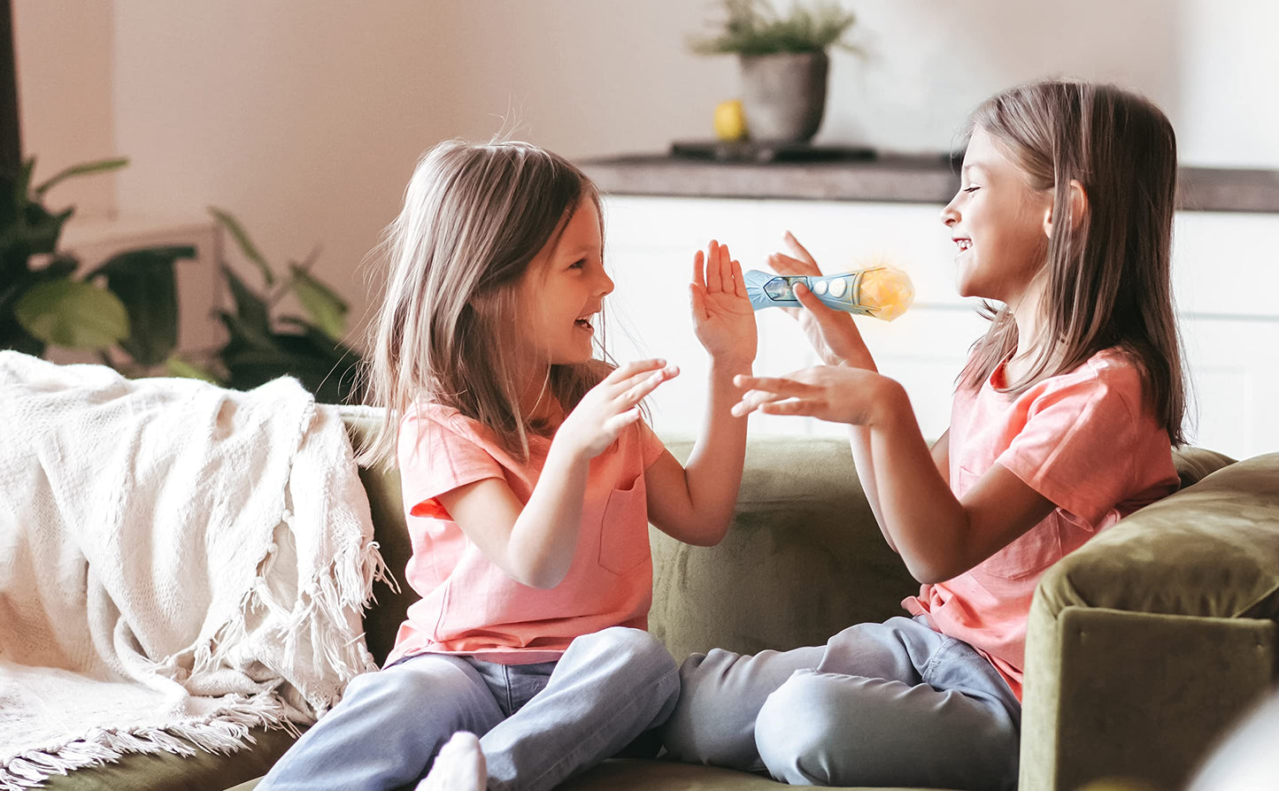eKids Frozen Sing Along Microphone — Built-in Music & Lights