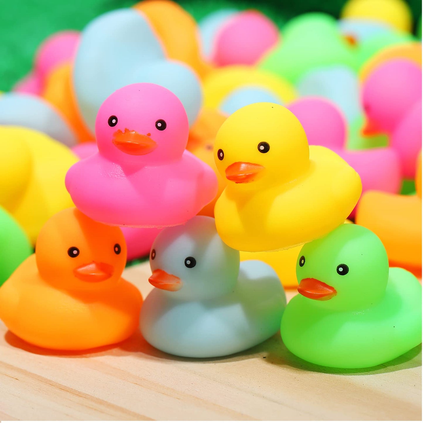 EKisemio 50pcs Mini Rubber Ducks Bath Toys – Multicolor Bulk for Party Favors & Classroom Prizes