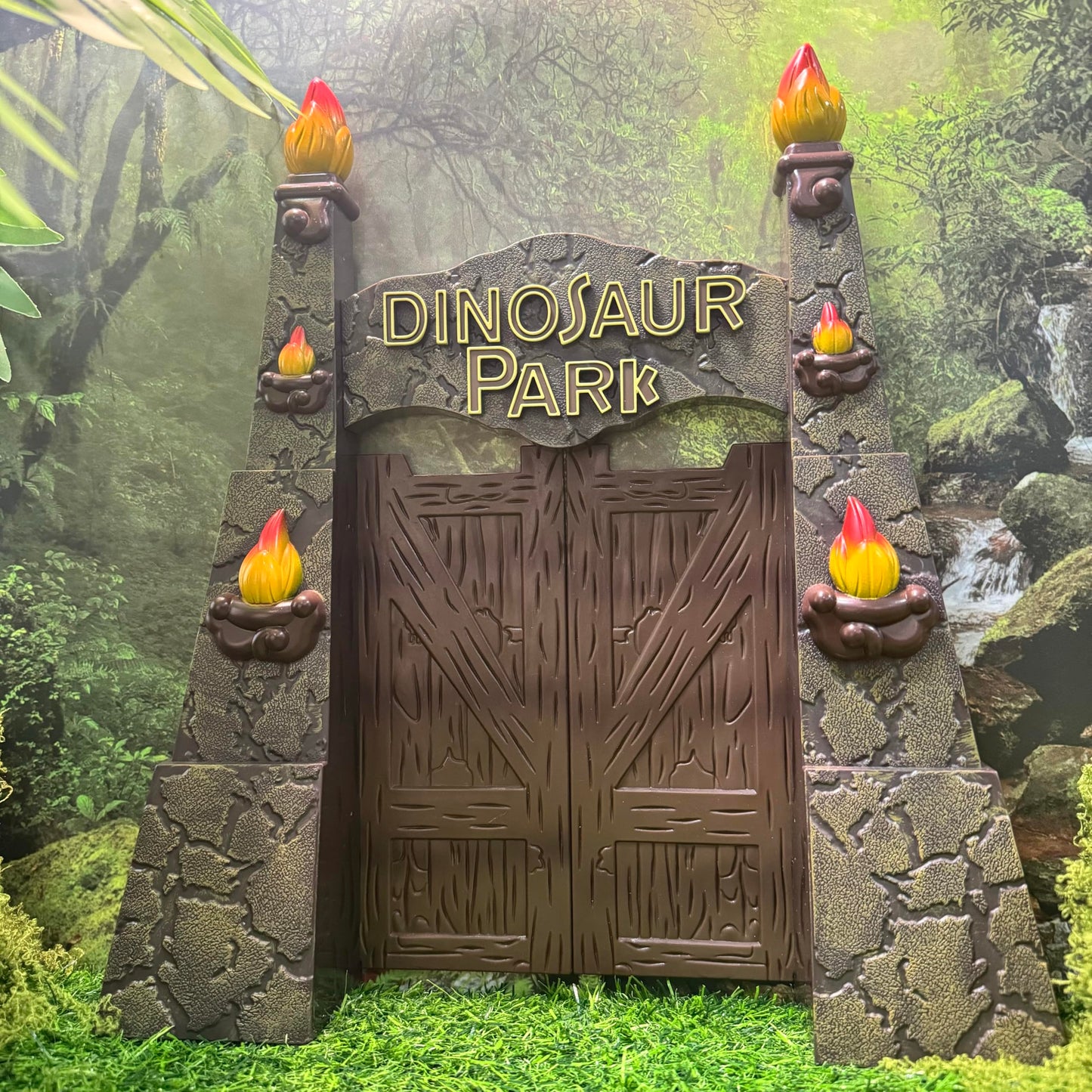 EKU EASYKU 12-Inch Realistic Dinosaur Park Gate with Log, Egg Nest & Stone – Ideal Dino Toy Accessory