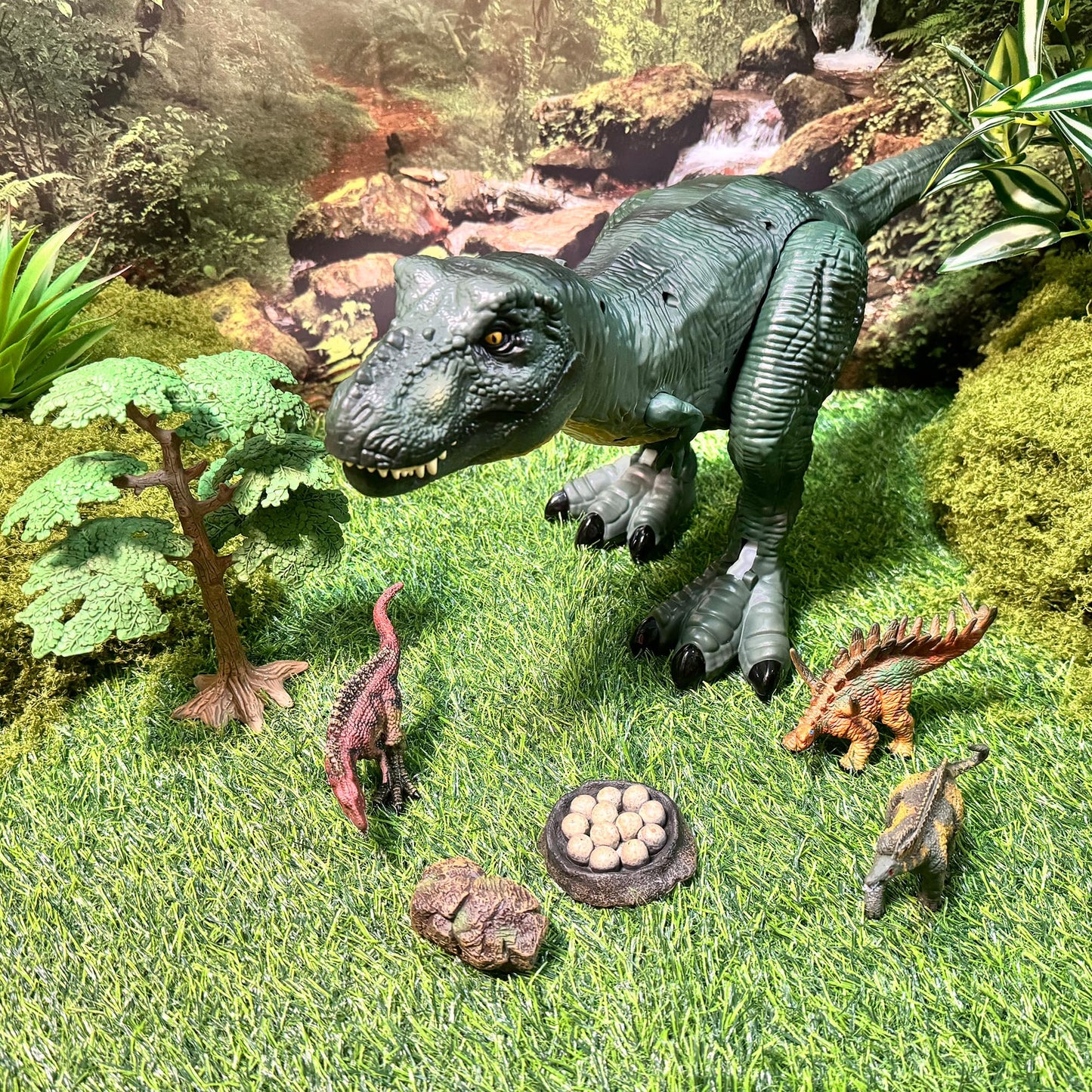 EKU EASYKU 21-inch RC T-Rex Dinosaur Toy — Real Walking, Roaring, Lights & Mist Spray