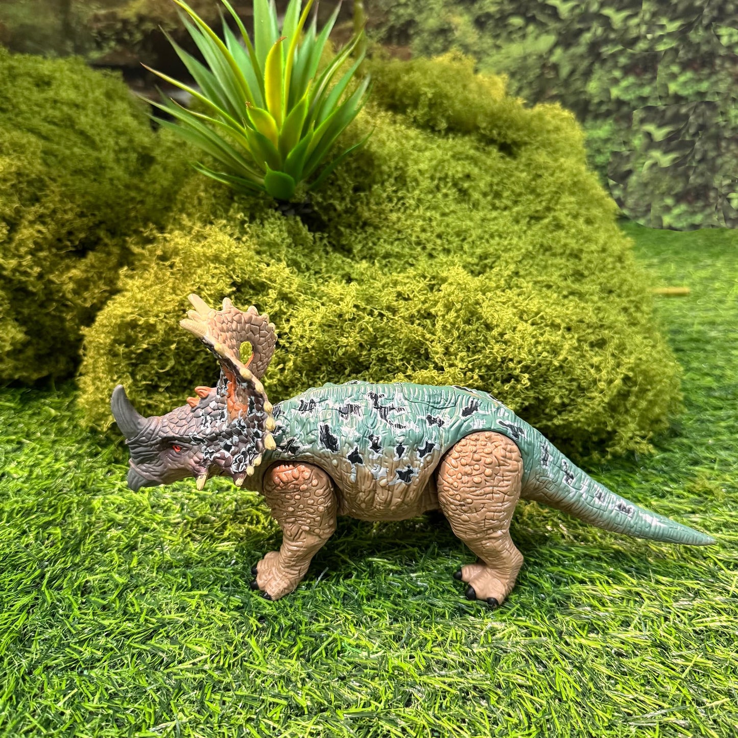 EKU EasyKU Dinosaur Toys: Wing Flapping Pterodactyl, Eudimorphodon, Brachiosaurus & Styracosaurus