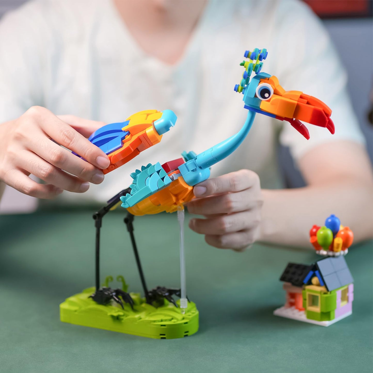ENJBRICK Kevin Bird Up House Building Set – 602 Pieces, LEGO-Compatible, Gift for Ages 8-14