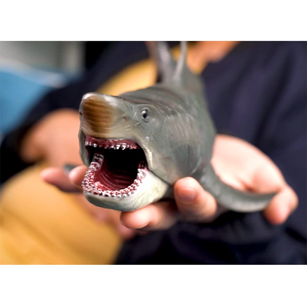 EOIVSH Large Megalodon Shark Toy – Realistic Ocean Figure for Play, Bath, and Cake Topper