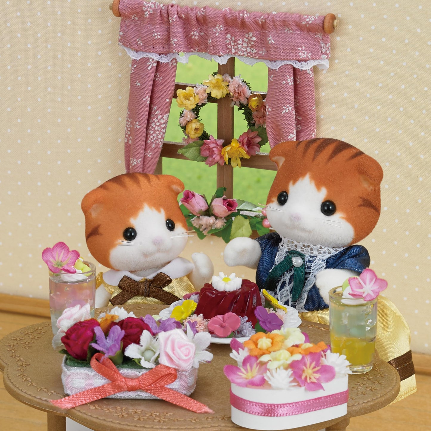 EPOCH Sylvanian Maple Cat Family FS-30 – Poseable Doll Set