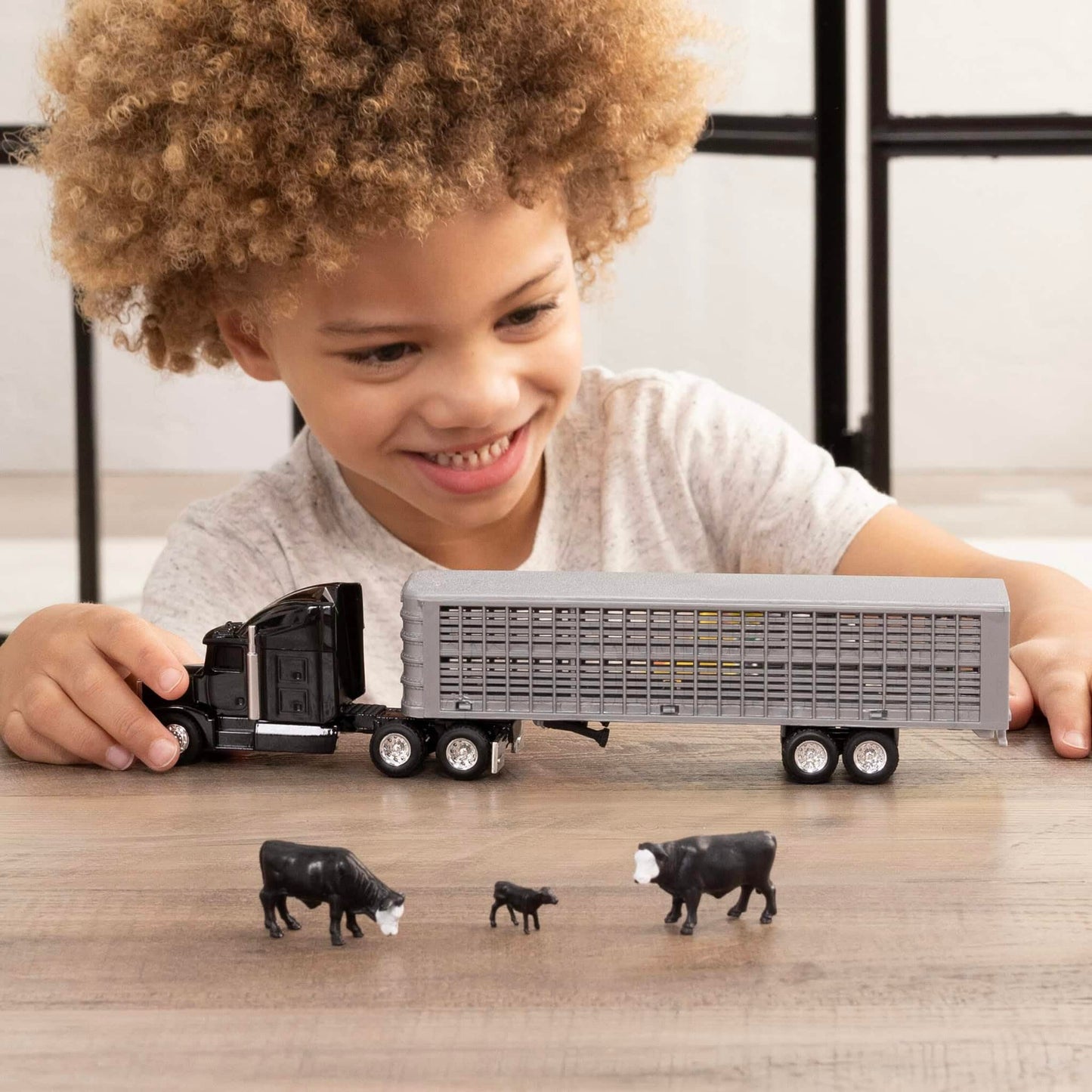 ERTL 1/64 Black Semi Truck with Cattle Trailer and Cattle – 45967