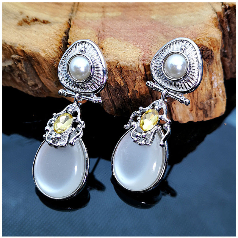 Exaggerated Moonstone Pearl Earrings