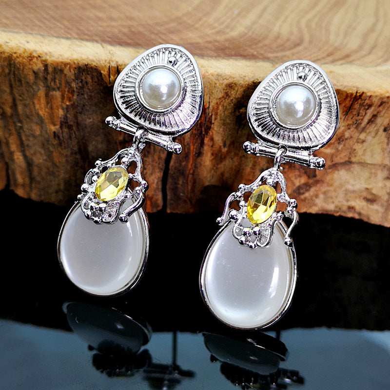 Exaggerated Moonstone Pearl Earrings