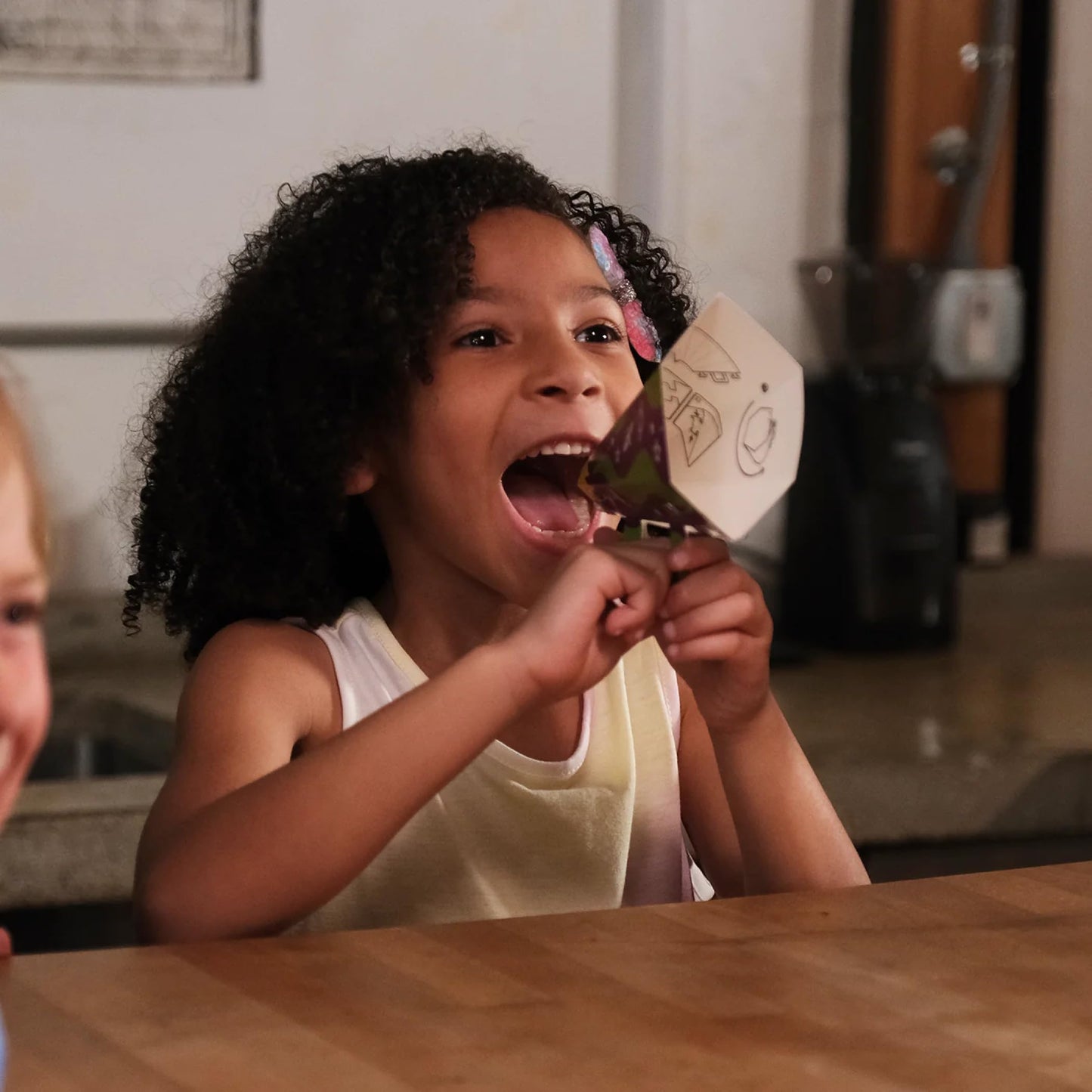 Exploding Kittens: My Parents Might Be Martians – 2+ Players, Ages 4+, 10-Minute Family Card Game