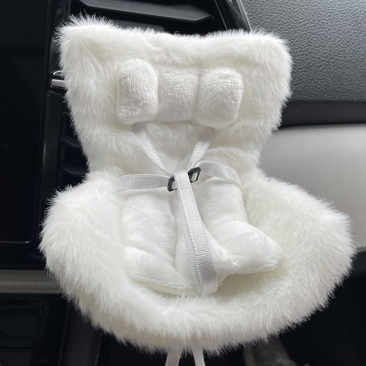 Ezcora Doll Car Seat Clip-On Vent (10-17 cm) with Desktop Display Leg - White
