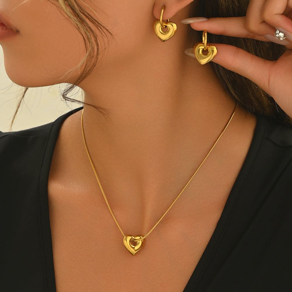 Lxalry 18K Gold Plated Hollow Heart Jewelry Set Mirror Polish Hypoallergenic Neckla