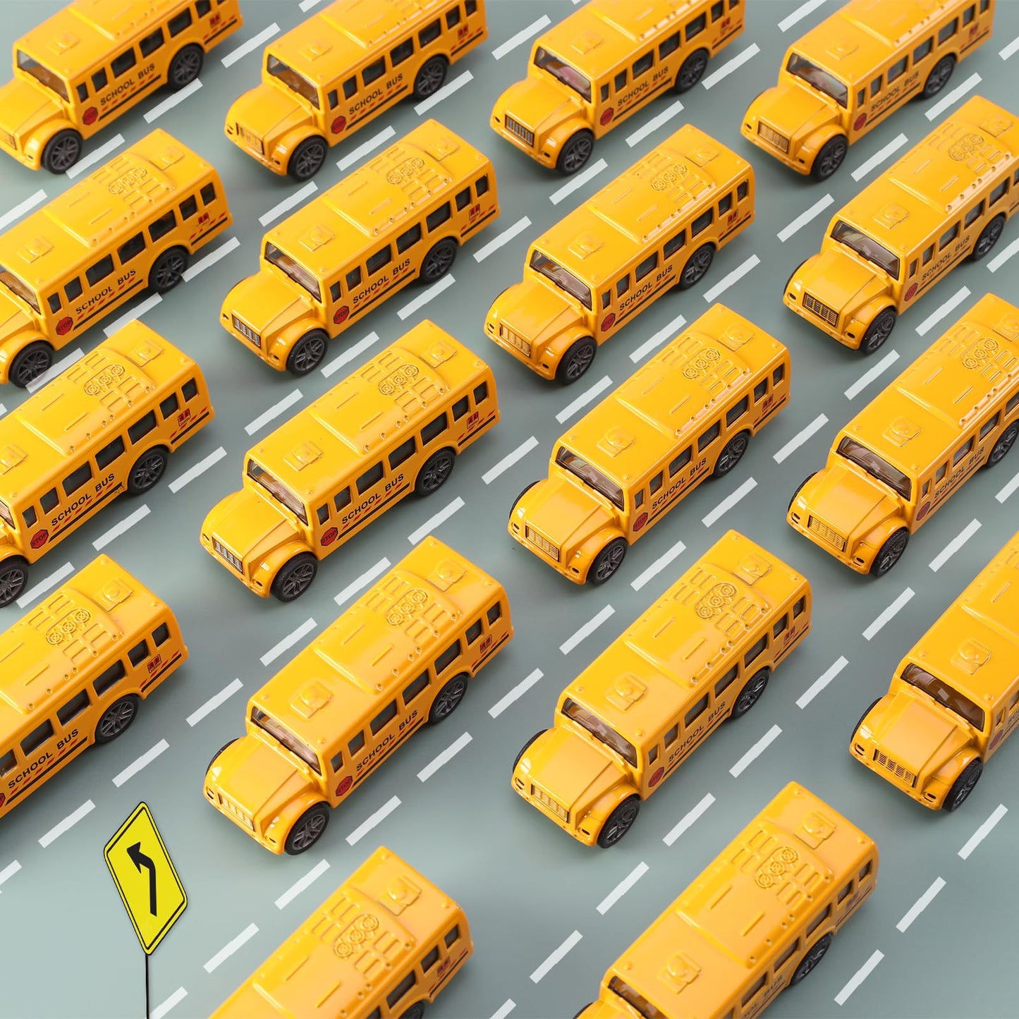 FANELEQU 20-Pack 3.4-Inch Yellow School Bus Die-Cast Pull-Back Toys