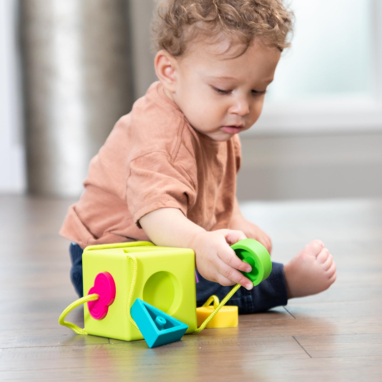 Fat Brain Toys OombeeCube – Travel-Friendly Shape Sorter for Toddlers and Babies