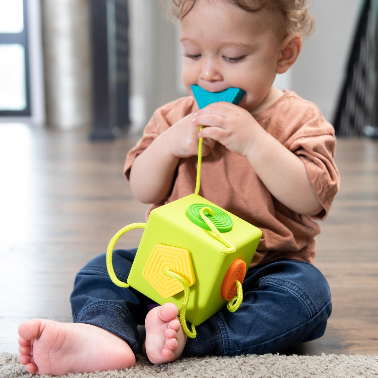 Fat Brain Toys OombeeCube – Travel-Friendly Shape Sorter for Toddlers and Babies