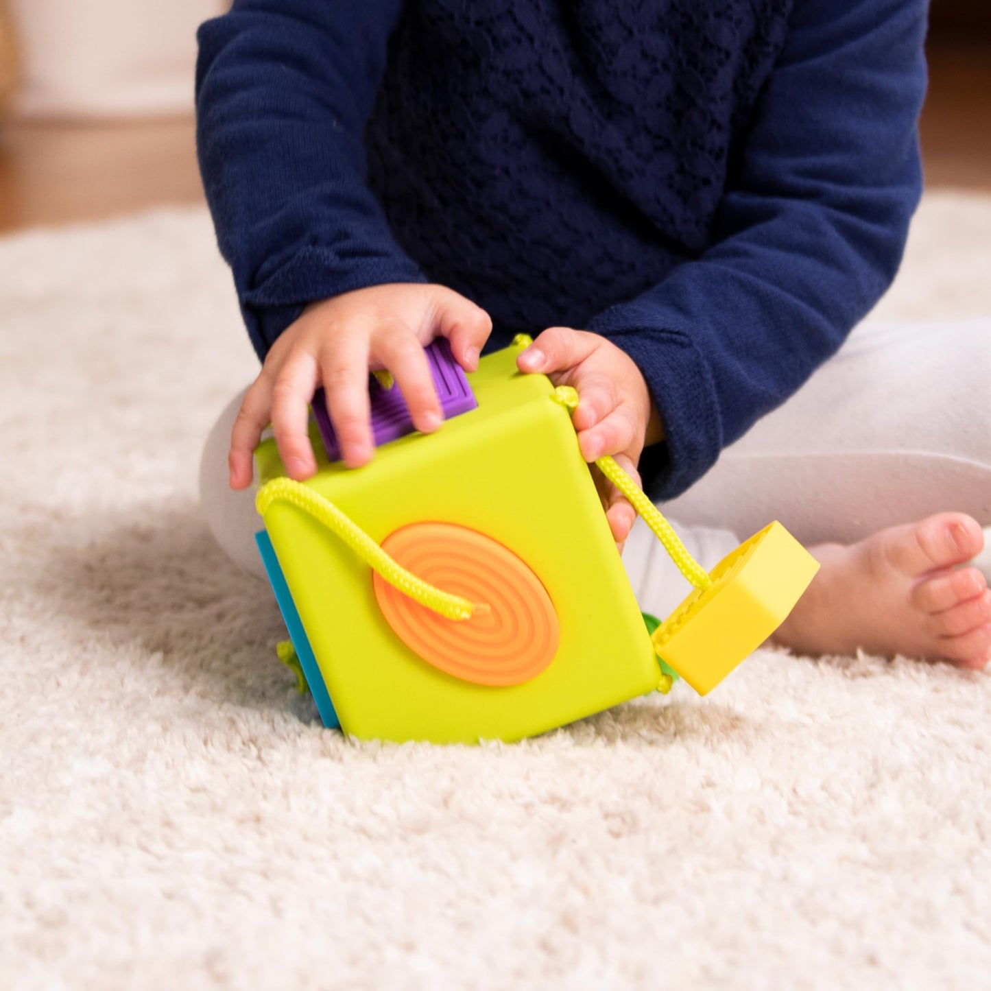 Fat Brain Toys OombeeCube – Travel-Friendly Shape Sorter for Toddlers and Babies
