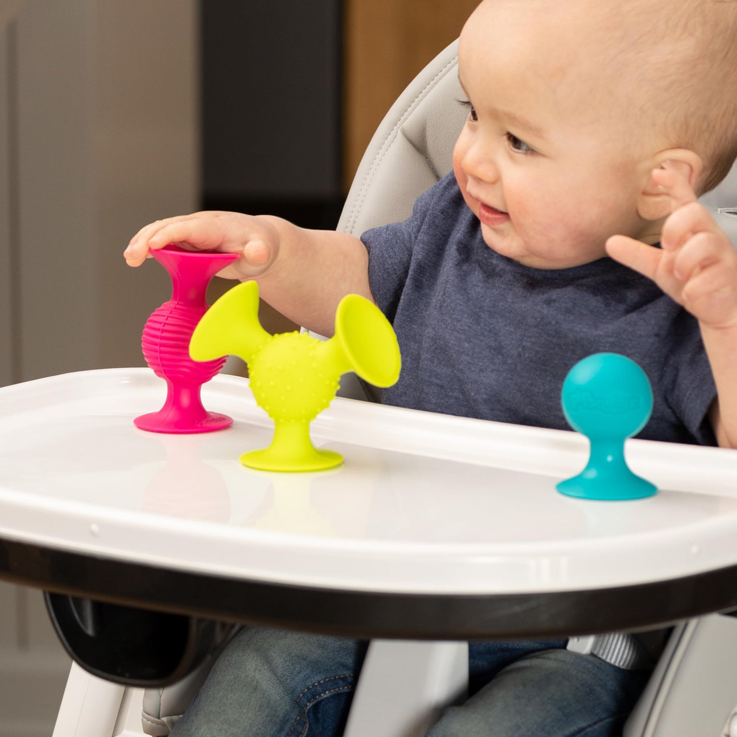 Fat Brain Toys pipSquigz – Sensory Rattle & Suction Cup Toy for Babies 6 Months+