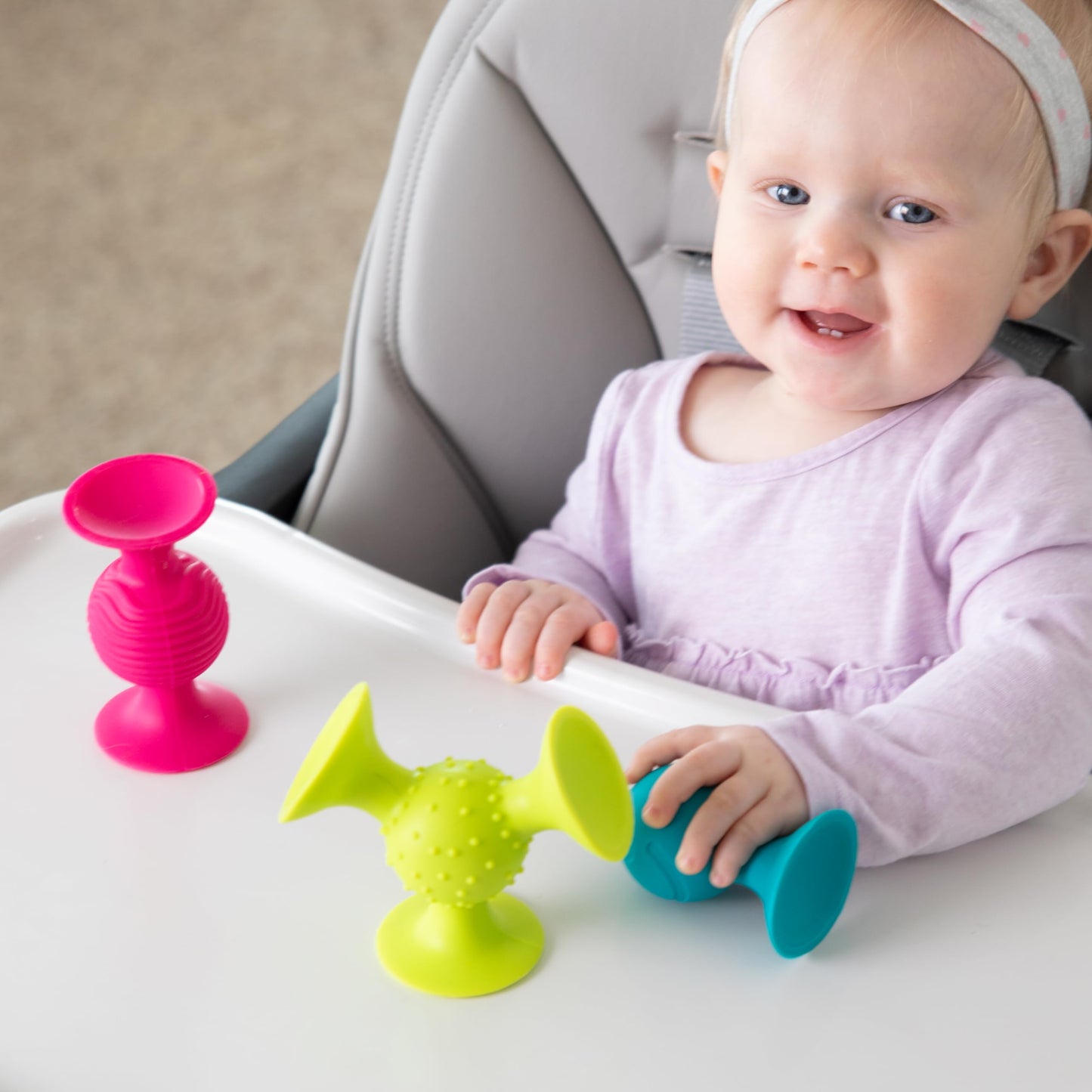 Fat Brain Toys pipSquigz – Sensory Rattle & Suction Cup Toy for Babies 6 Months+
