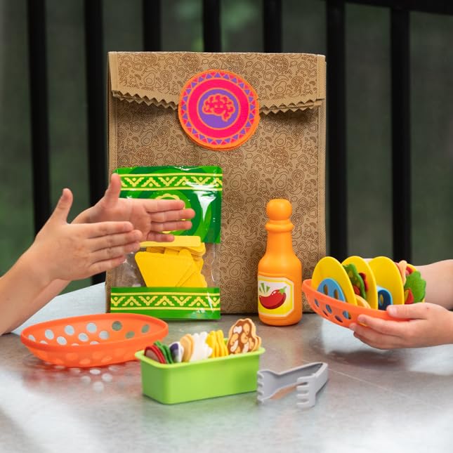 Fat Brain Toys Pretendables Nacho Set – Pretend Playset with Storage