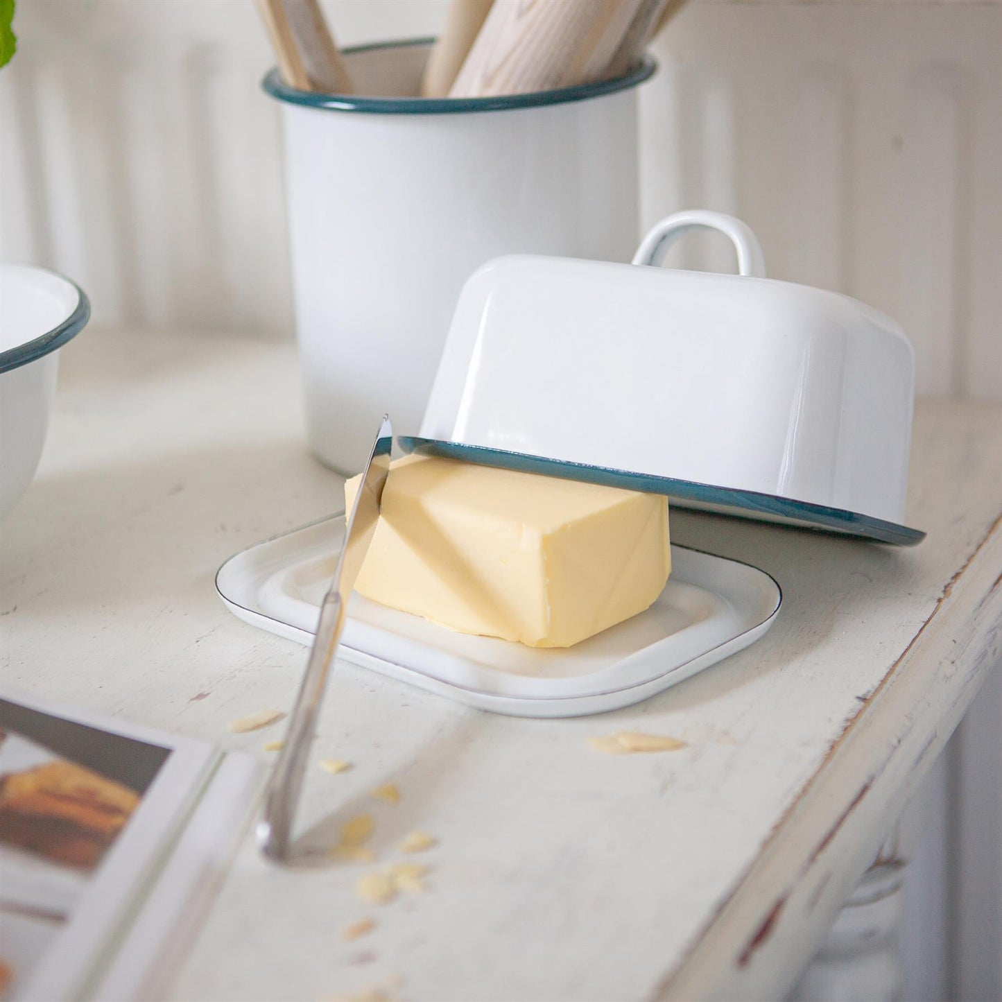 18.5cm x 10cm White Enamel Butter Dish