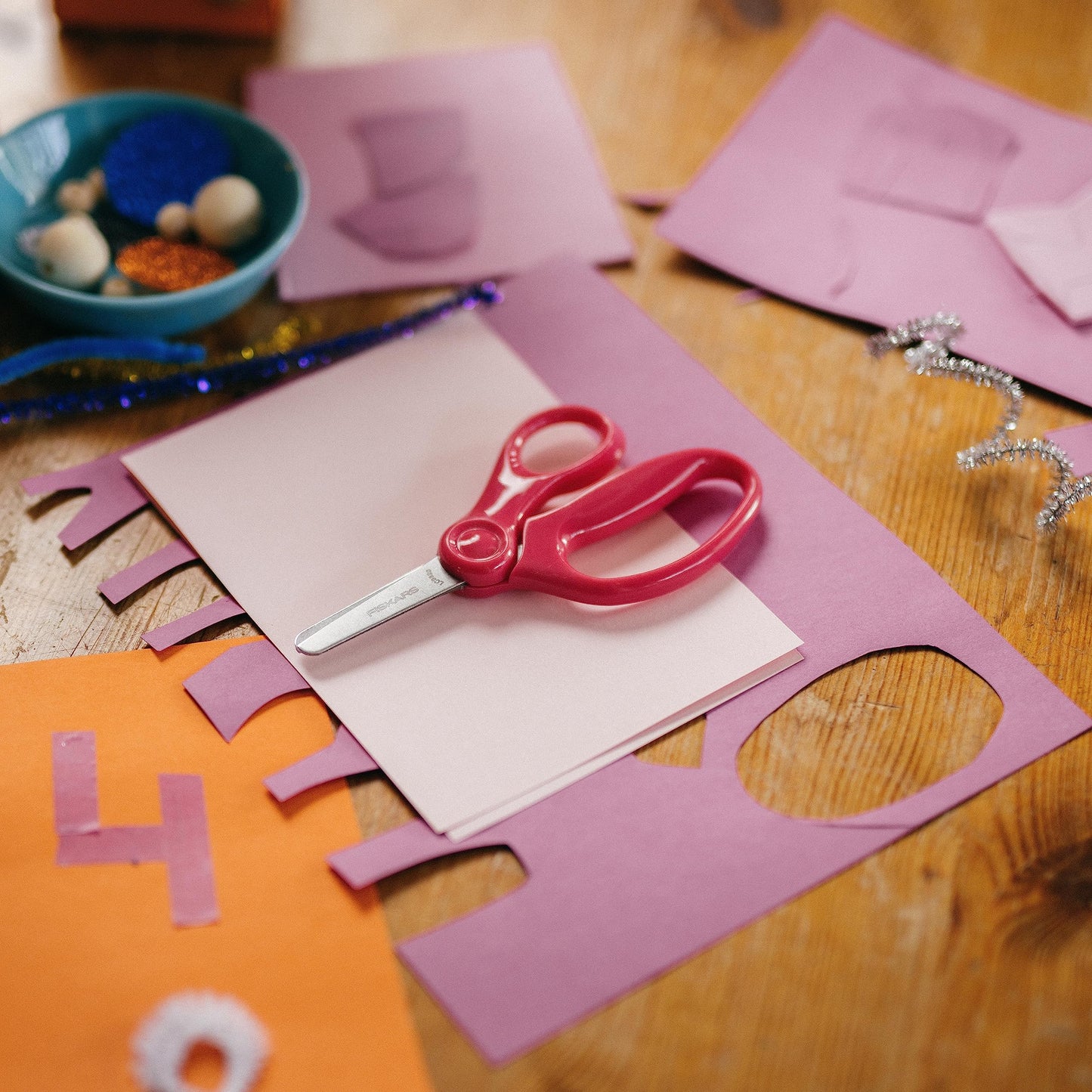 Fiskars Blunt-Tip Kids Scissors 5-inch Pink – Safe Classroom Crafting, 1-Pack