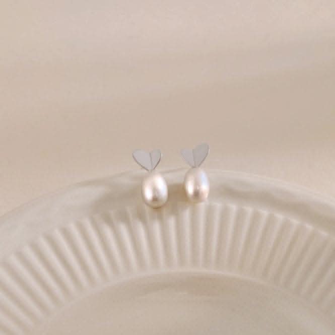 Fresh Water Pearl Heart Dropper Earrings ERLE032