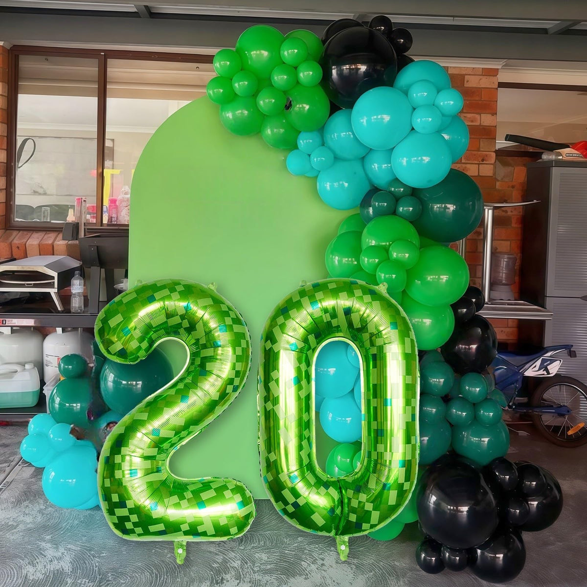 Froova 40-Inch Lime Green Pixel Number 0 Balloon for 10th Birthday – Reusable Foil Decoration