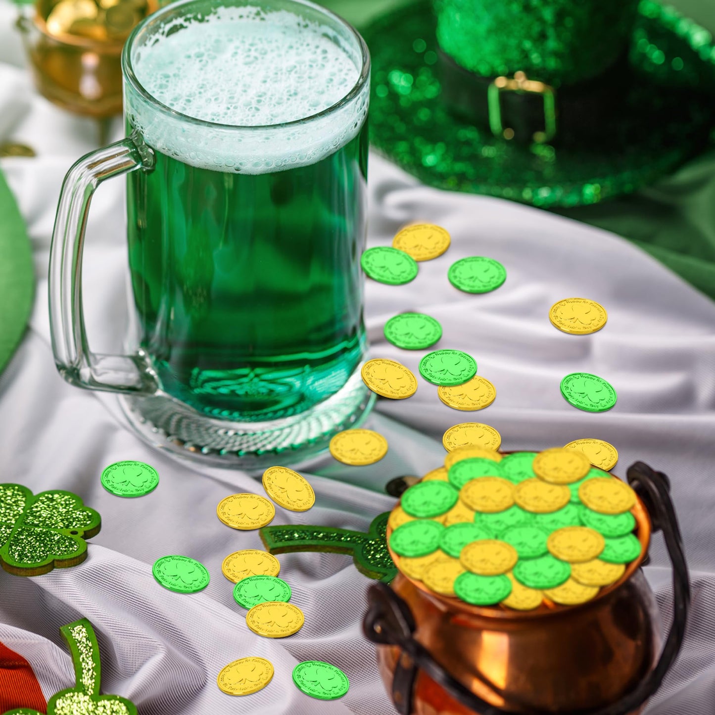 Fullive 120 PCS St Patrick's Day Coins — Gold & Green Shamrock Decor & Party Favors