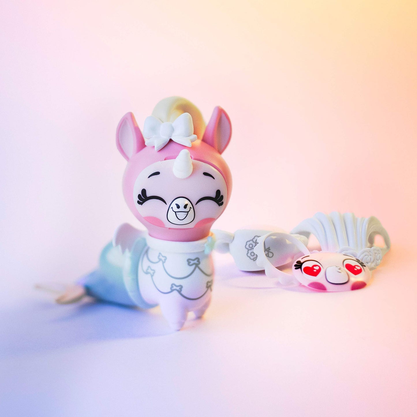 Funko Snapsies Toy Capsule — Mix & Match Surprise Figures with Accessories (Ages 5+)