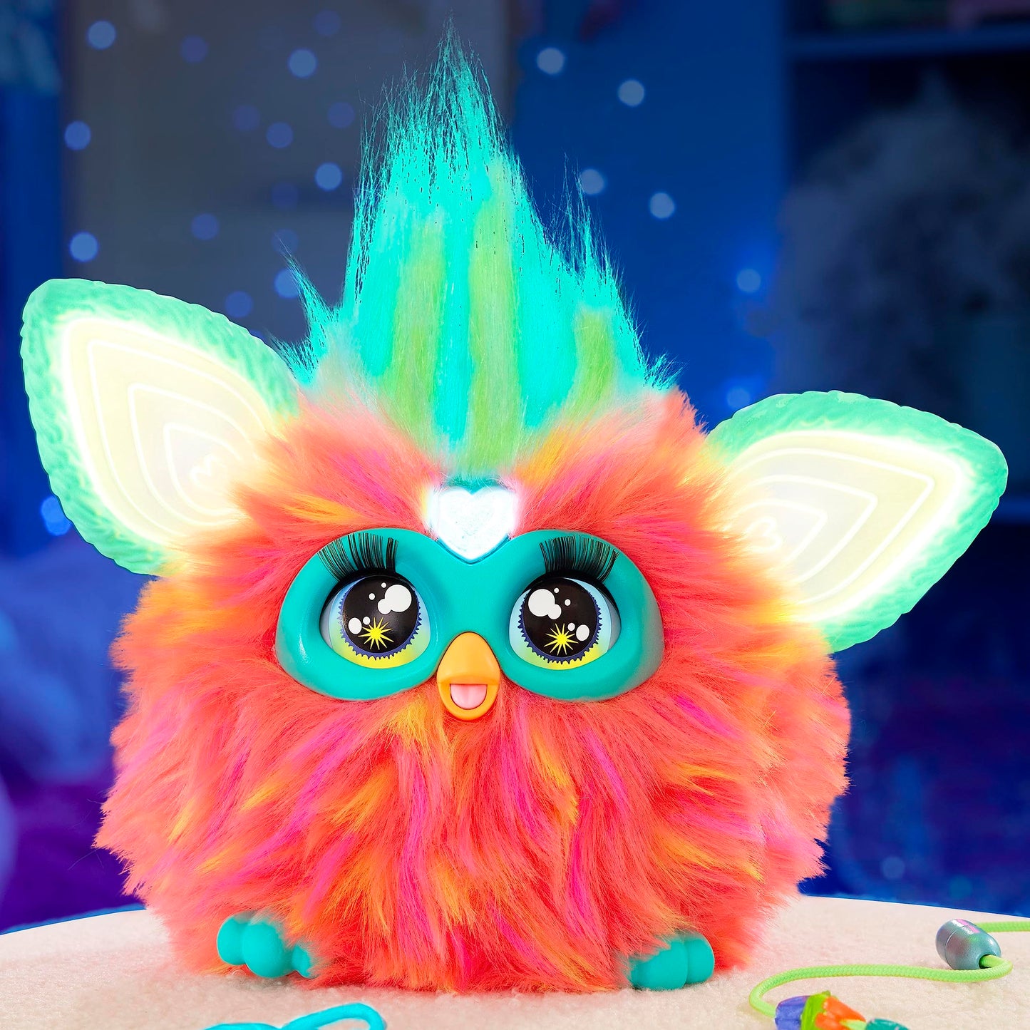 Furby Coral: Interactive Plush Toy with 15 Fashion Accessories & 600+ Responses