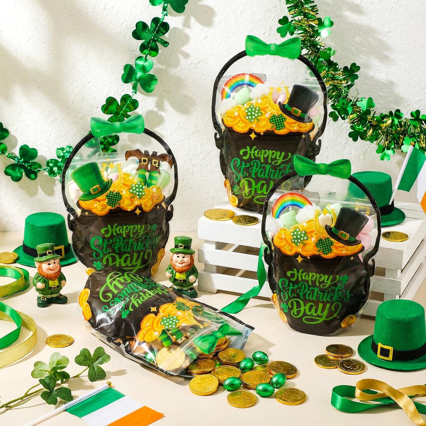 Fuutreo 50 Pcs St. Patrick's Day Black Cauldron Gift Bags with Handles – Festive Irish Treat Wrapping