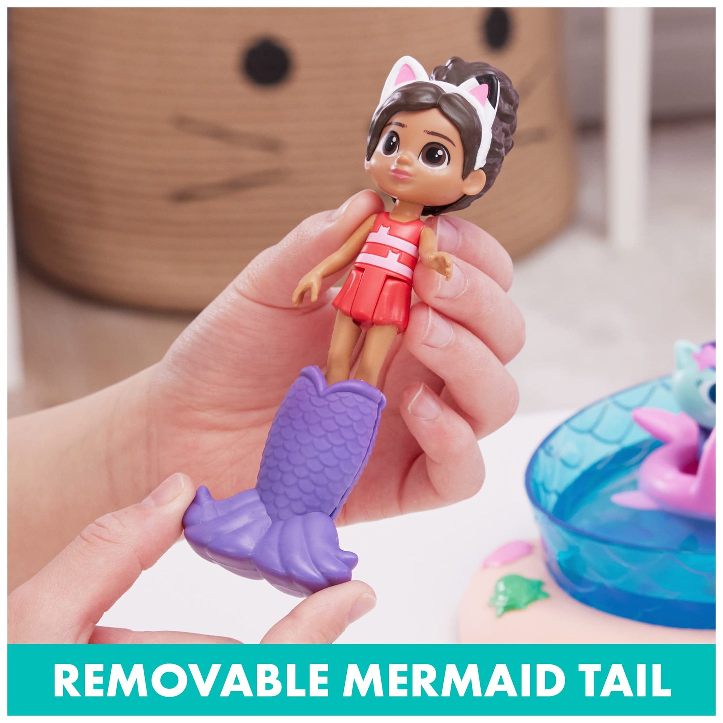 Spin Master Gabby’s Dollhouse Purr-ific Pool Playset with Gabby & MerCat
