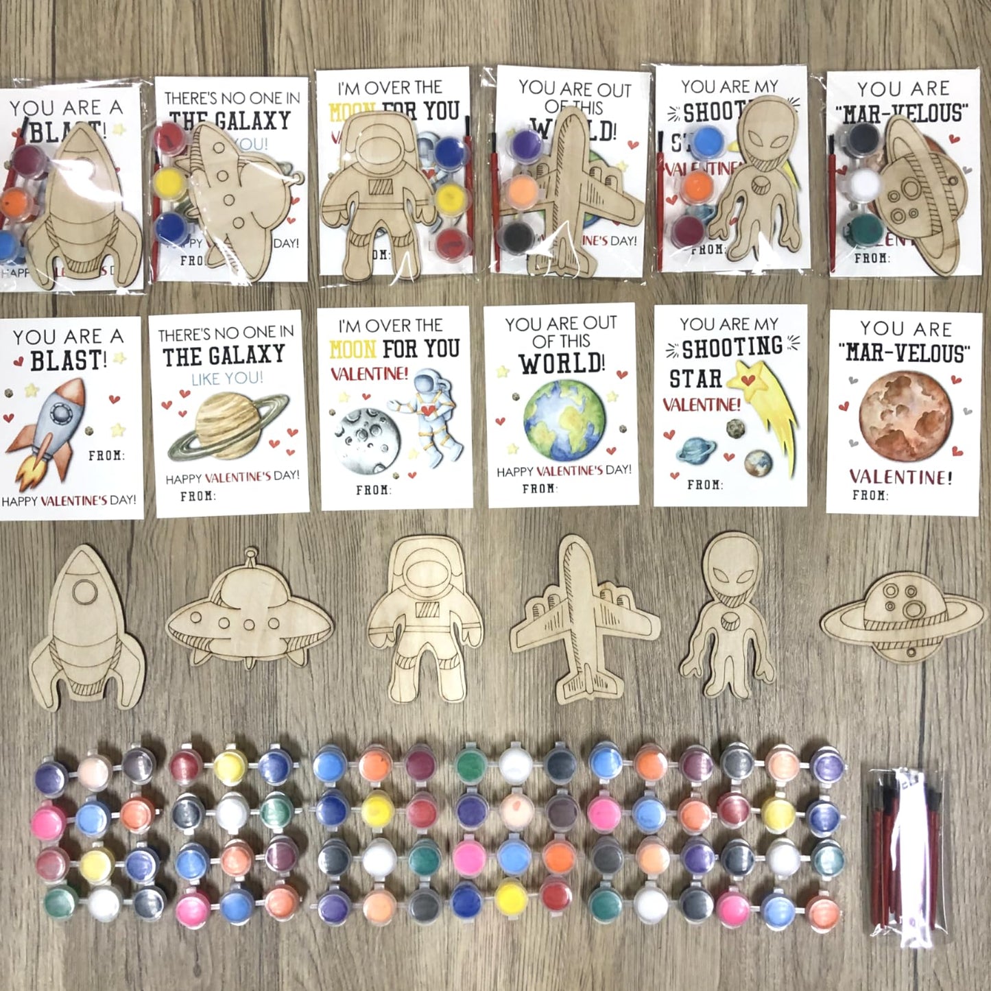 GEECOZYLIFE 28-Pack Space Astronaut Valentines Craft Kit for Kids – Non-Candy Classroom Gifts