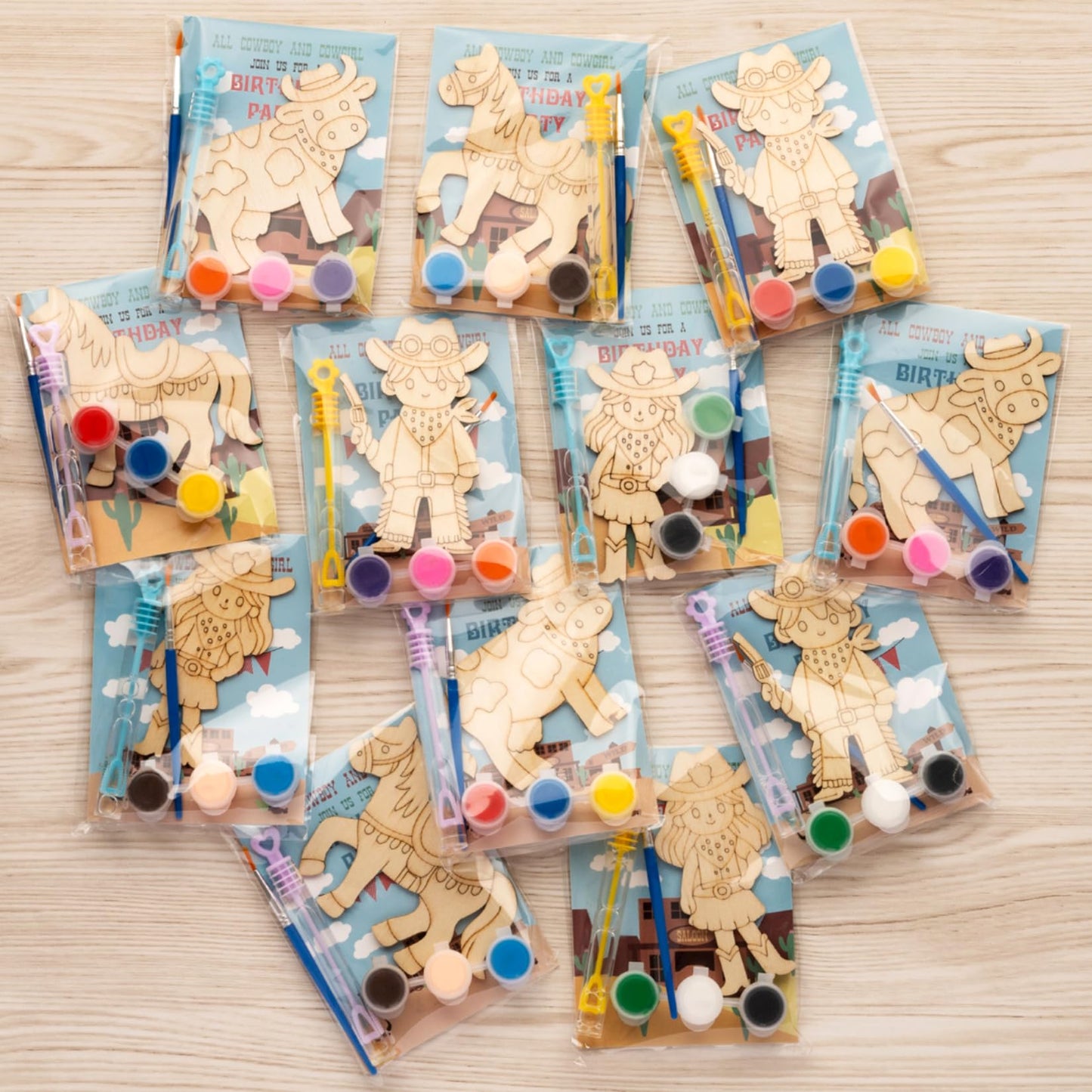 GEECOZYLIFE Western Cowboy & Cowgirl Party Favors - 12-Piece Wild West Craft Kit