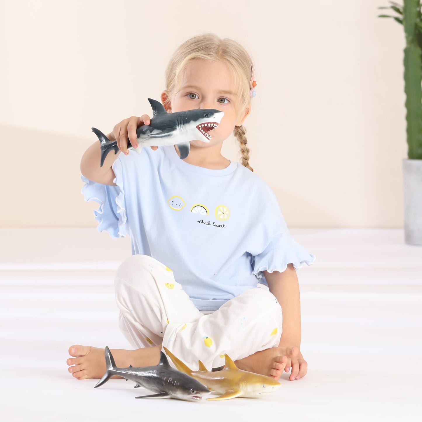 Gemini&Genius Great White Shark Action Figure | Realistic Ocean Megalodon Toy for Kids & Collectors