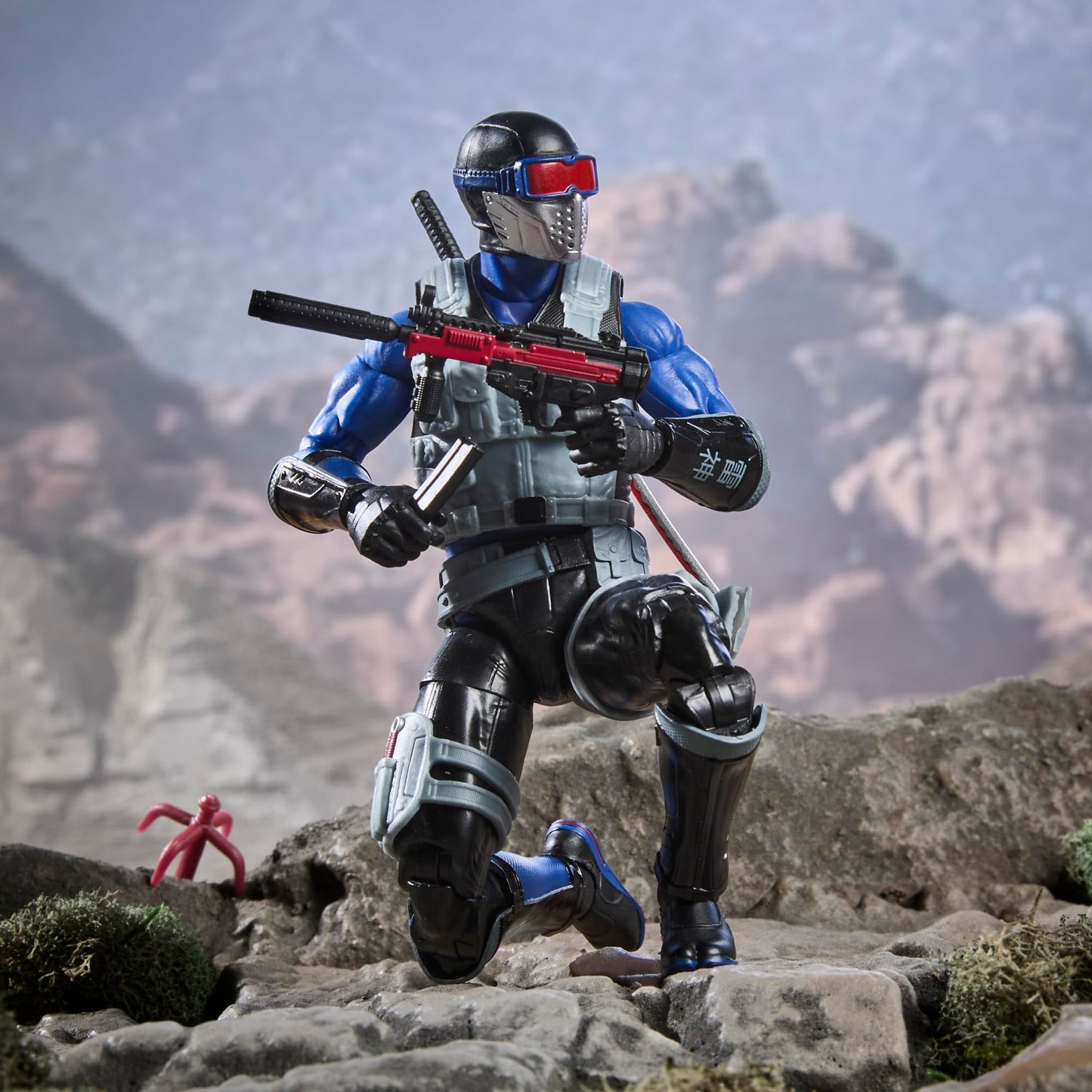 G.I. Joe Classified Series #165 Snake Eyes V4 – 6-Inch Action Figure with 7 Accessories
