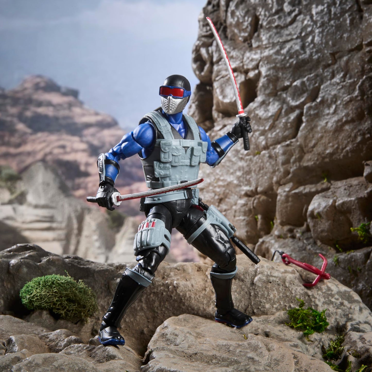 G.I. Joe Classified Series #165 Snake Eyes V4 – 6-Inch Action Figure with 7 Accessories