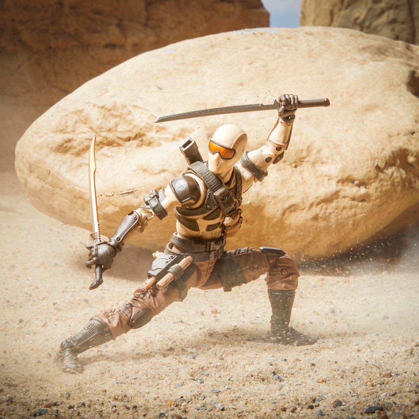 G.I. Joe Classified Desert Commando Snake Eyes – 6-Inch Action Figure with 9 Accessories