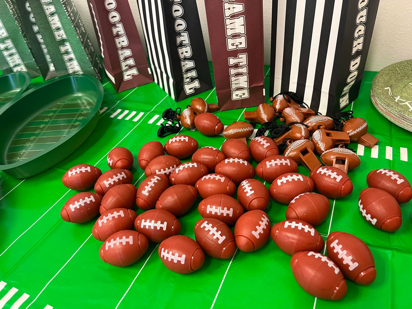 GiftExpress 25pc Football Fidget Spinners – Brown Mini Football Party Favors