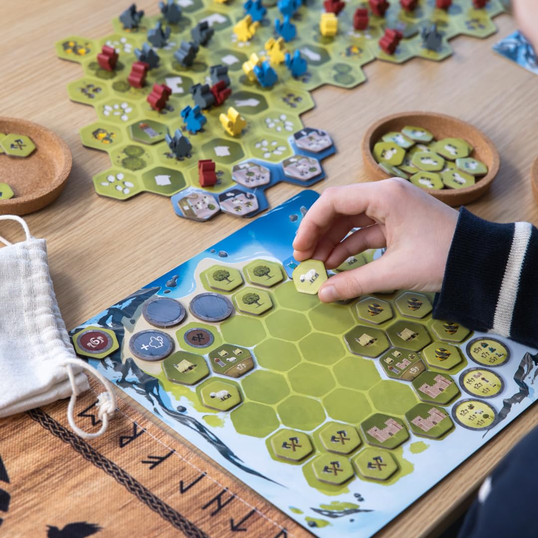 Looot by GIGAMIC — Viking Strategy Board Game for 2–4 Players (45 Minutes) | Kenner Spiel Nominee 2025