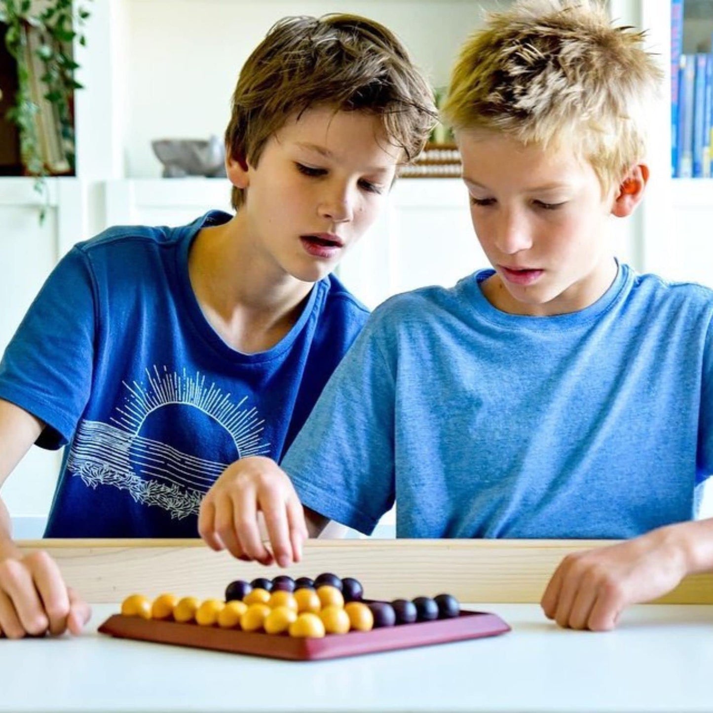 Gigamic Pylos – Wooden 2-Player Abstract Strategy Game, 15-Min Pyramid Challenge