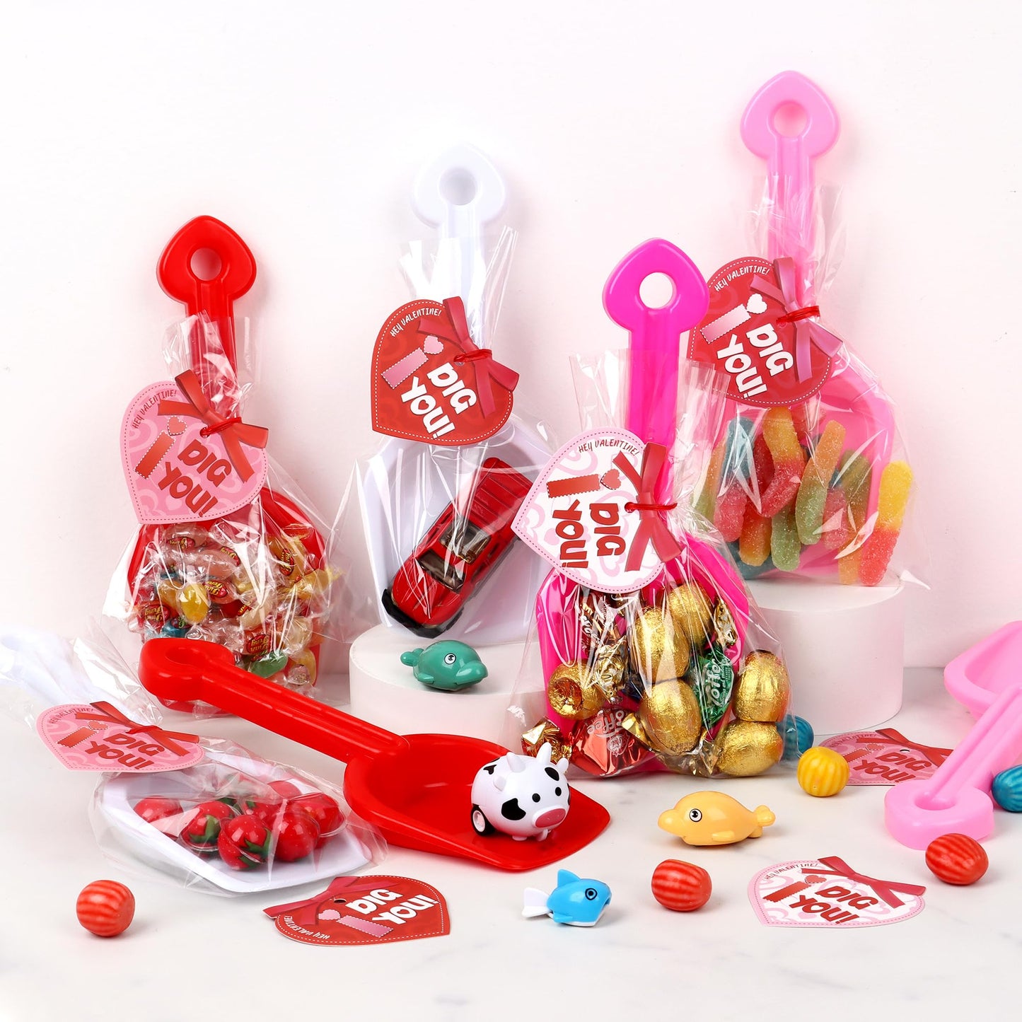 Giiffu 28PCS Valentine Shovels with I Dig You Cards | Classroom Party Favors