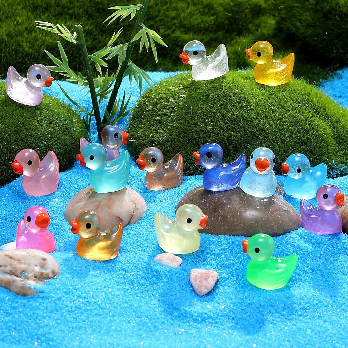 GliSun 225-Piece Luminous Mini Resin Ducks – Glow-in-the-Dark Decor for Garden & DIY Crafts