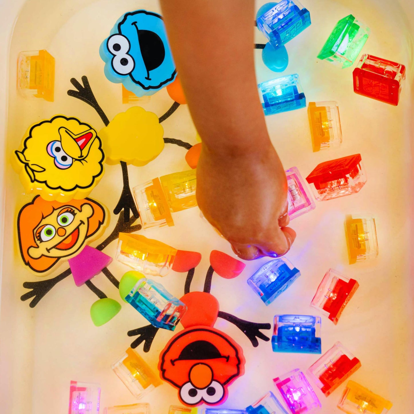 Glo Pals x Sesame Street: Elmo Water-Activated Light-Up Cubes for Sensory Bath Play