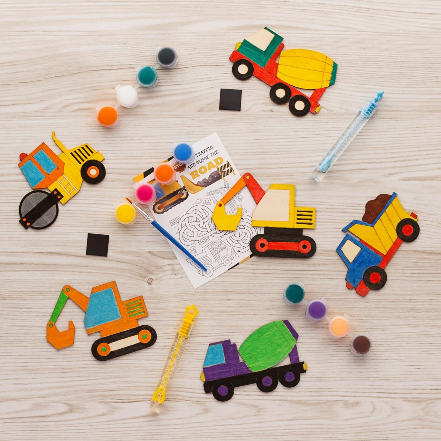 GOGREENWOVEN Construction Party Favors — 12-Piece Truck Theme Bubbles & Paint Kit