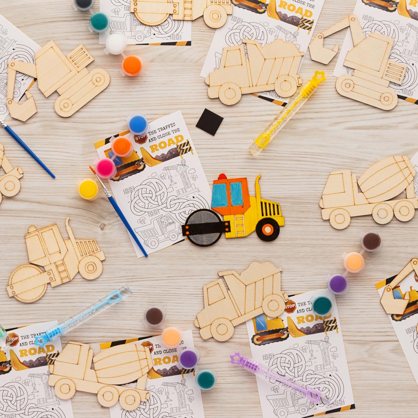GOGREENWOVEN Construction Party Favors — 12-Piece Truck Theme Bubbles & Paint Kit